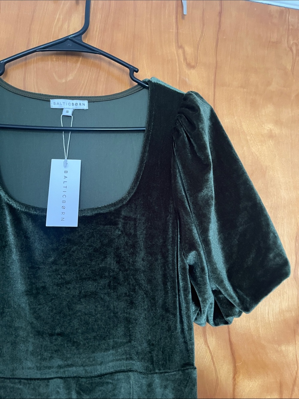 Baltic Born Nora Velvet Dress in English Green - Picture 3 of 6